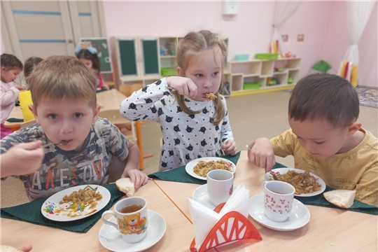 Правила поведения при приёме пищи