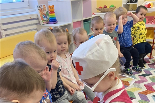 "Знакомство с профессией врач"