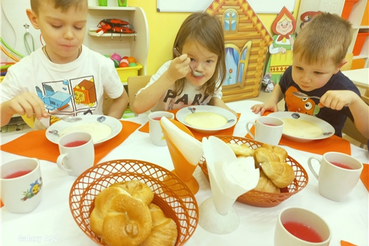 Пейте, дети, молоко - будете здоровы!