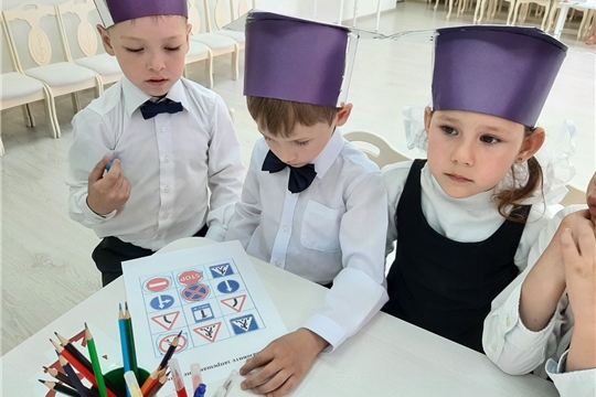 Маленькие академики.