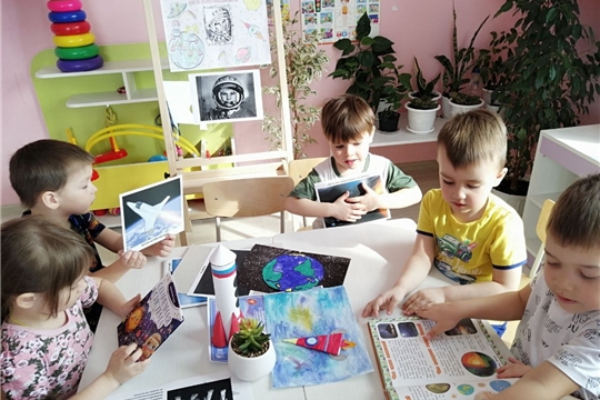 Космические рисунки и поделки.