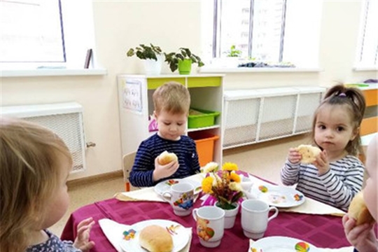 Пирожки с капустой с яйцом.