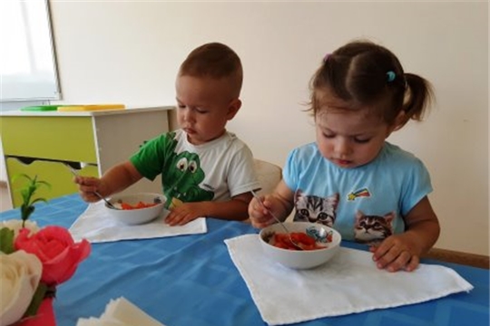 Салат из свежих помидоров