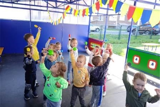 "Моя любимая игрушка - погремушка!"