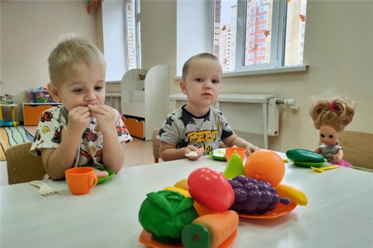 Игрушки и посуда.