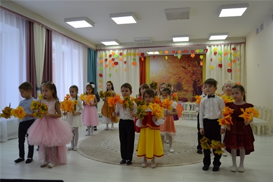 Осенние утренники в подготовительных группах.