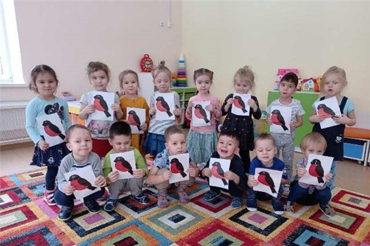 Тема недели в младших группах: "Зимующие птицы"