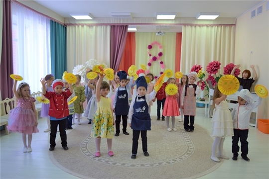 Утренники в старших группах.