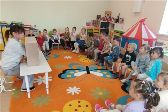 Показ сказки "Курочка Ряба"