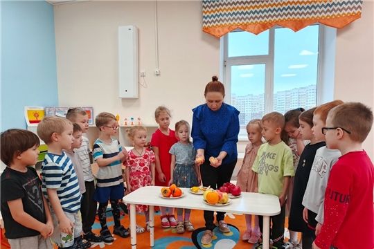 Сезонные фрукты ноября