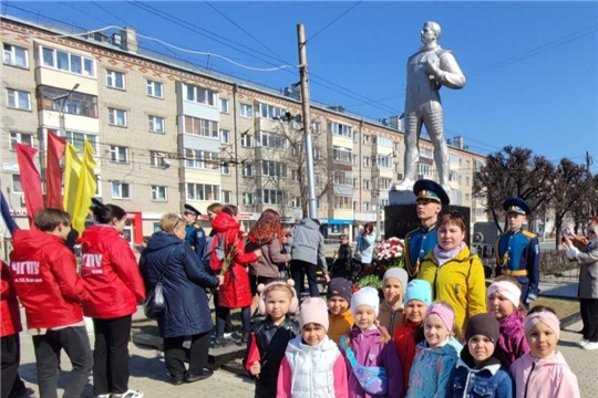 Экскурсия к памятникам Юрия Гагарина и Андриана Николаева