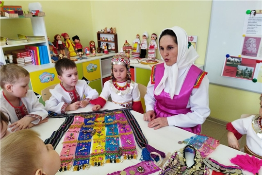 Ознакомление дошкольников с женской национальной одеждой