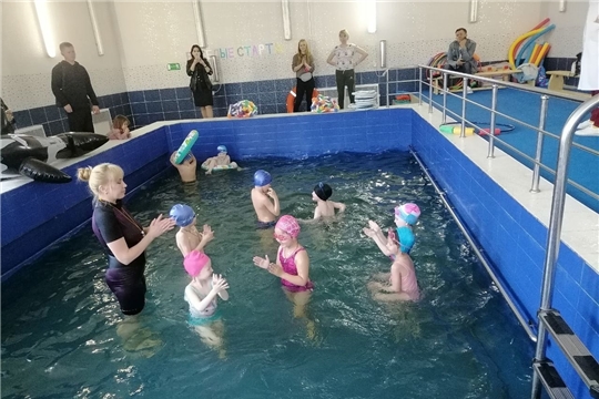 Показательные занятия "дельфиненок"