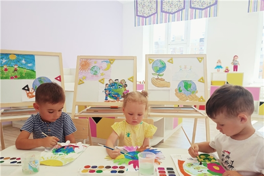 Выставка рисунков "Мир на планете Земля"