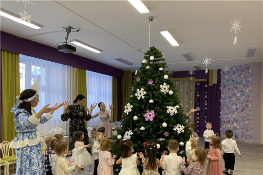 Прощание с новогодней Ёлочкой