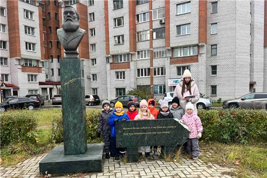 По родному краю с рюкзаком шагаю