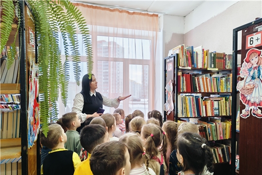 По родному краю с рюкзаком шагаю
