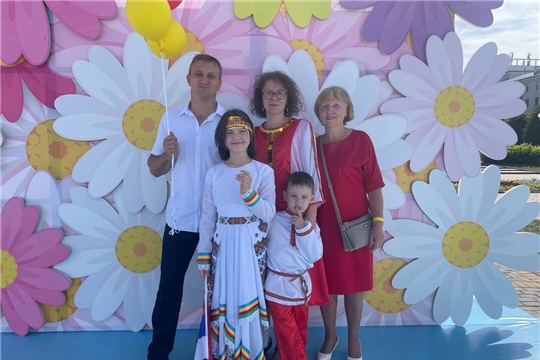 Городской онлайн- флешмоб " Моя семья в национальном костюме"