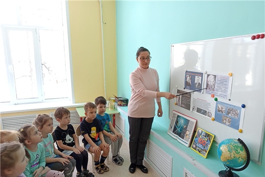 Познавательный час "Путешествие к звездам"