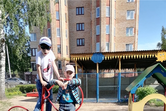 Солнце и жара.