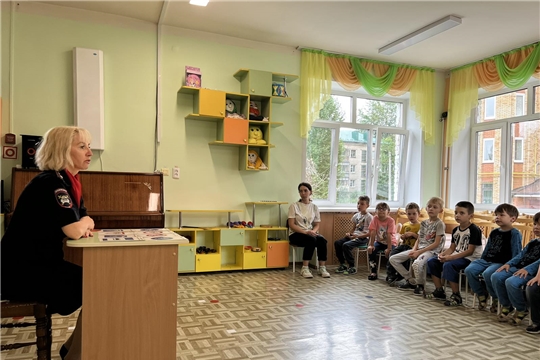 ПРОФИЛАКТИЧЕСКАЯ БЕСЕДА «ОПАСНОСТИ НА ДОРОГАХ. ПДД»