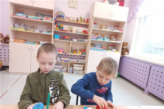 Игры с пирамидками.