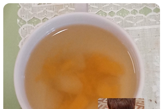 Компот — вкусный витаминный напиток.