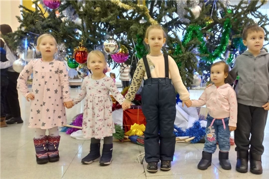 Новогодние елки для детей из семей мобилизованных граждан.