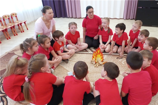 По родному краю с рюкзаком шагаю.
