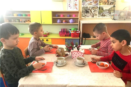 Салат морковный в детском саду.