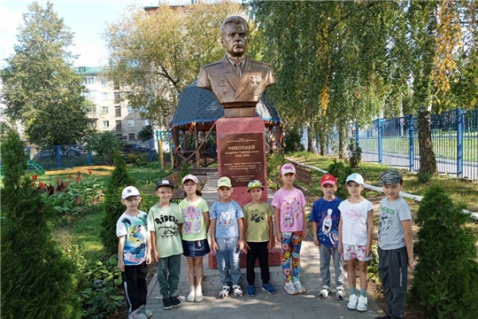 По родному краю с рюкзаком шагаю