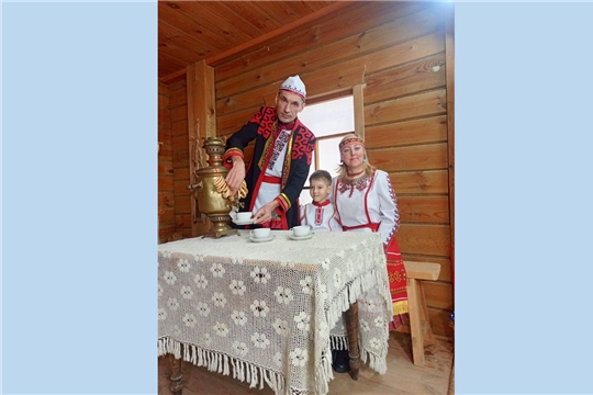 Онлайн-флешмоб "Моя семья в национальном костюме"