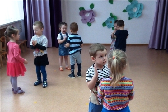 Танцуем в детском саду