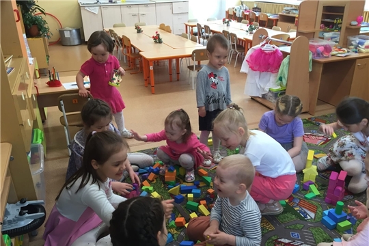 Играем с малышами