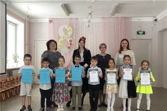 Конкурс чтецов "Загляните в мамины глаза"