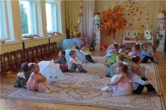 В детском саду проходят осенние утренники