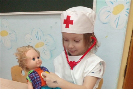Воспитанники средней группы "Радуга" познакомились с профессией врача