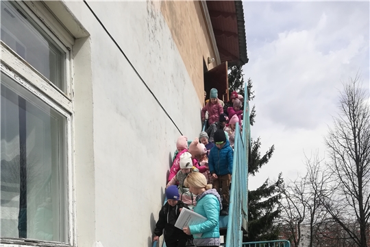 В детском саду была проведена учебная тренировка по эвакуации детей и сотрудников