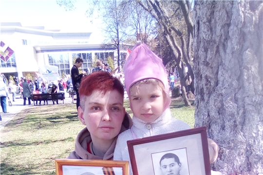  Сотрудники ДОУ и их семьи приняли участие в  международной акции "Бессмертный полк"