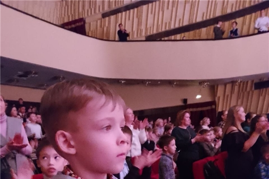 По родному краю с рюкзаком шагаю
