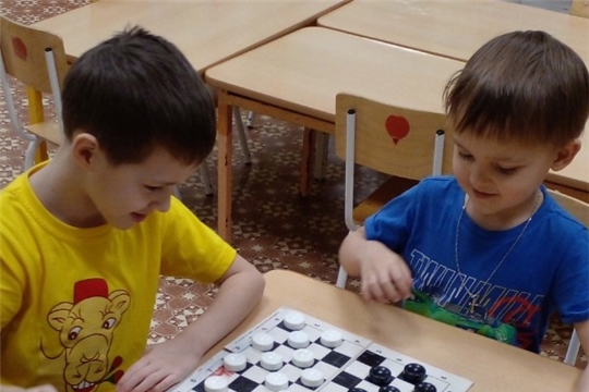 Игра в шашки