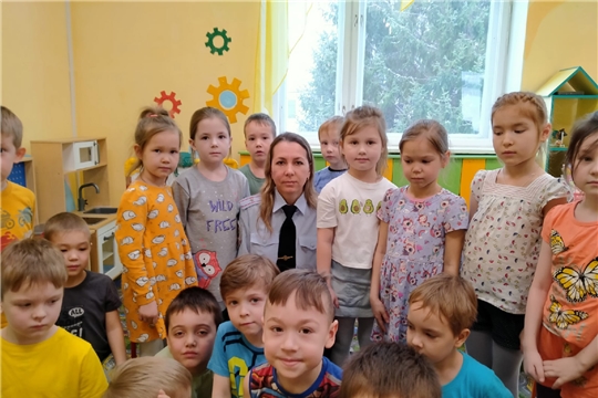 В ДОУ прошла встреча с инспектором по делам несовершеннолетних