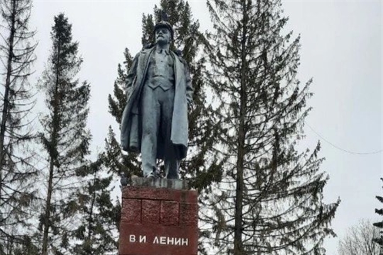 По родному краю с рюкзаком шагаю