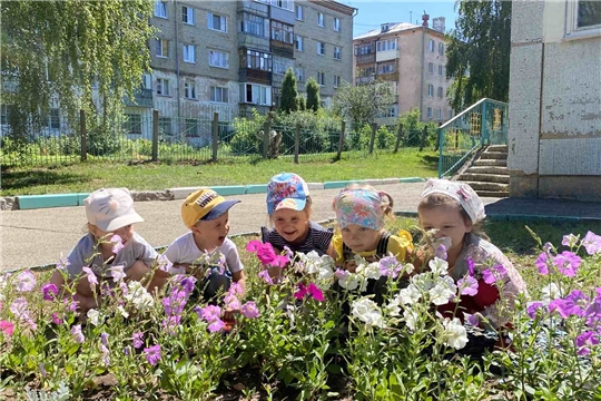 "Дети и цветы"