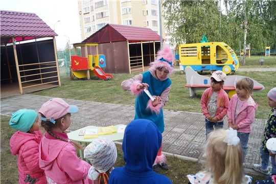 "Скоро в школу"