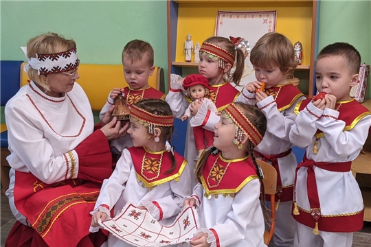В детском саду № 3 города Чебоксары продолжается фестиваль «Сувениры Чувашии».