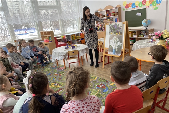 Дошколята знакомятся с репродукциями картин известных художников России
