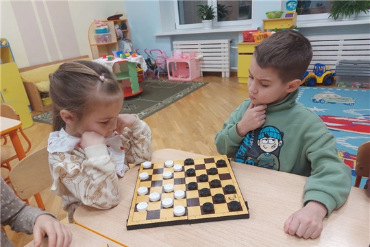 «Игра в шашки: польза для детей и взрослых»