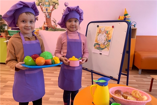 22.03.2023 "Знакомство с профессией повара в средней группе"