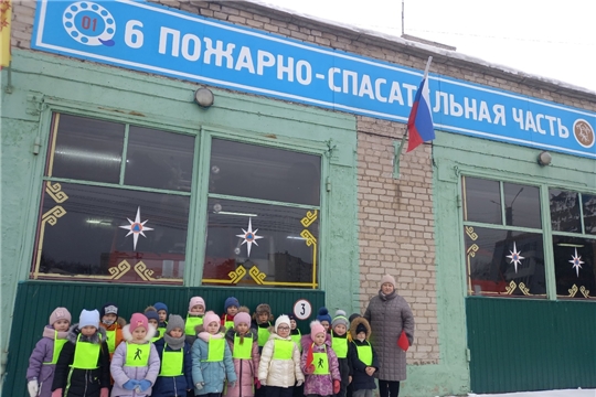 Дошколята познают профессии и усваивают уроки безопасности